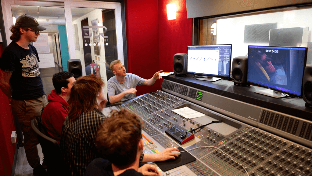 SAE's Craig Hamilton gives a lecture to Audio Production students in Glasgow.